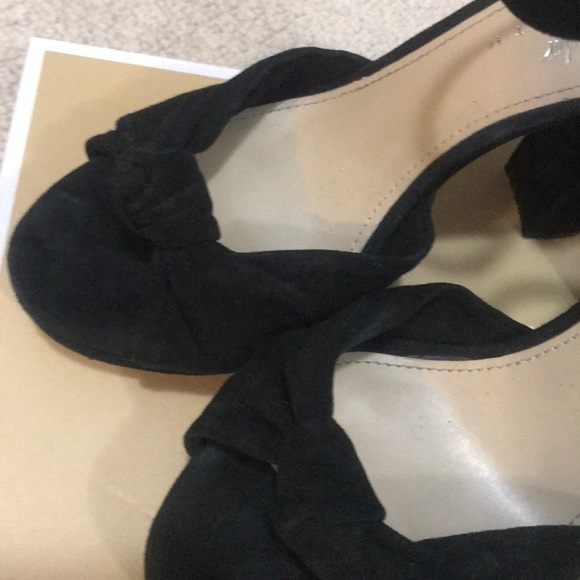 Lord and Taylor 424 Fifth heels black suede - Picture 5 of 6